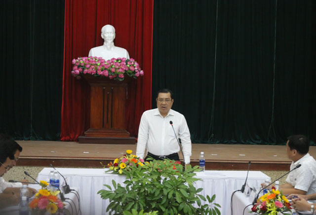 Ông Huỳnh Đức Thơ cho biết sẽ sử dụng thiết bị bay quản lý xây dựng trái phép (ảnh Đình Thiên)