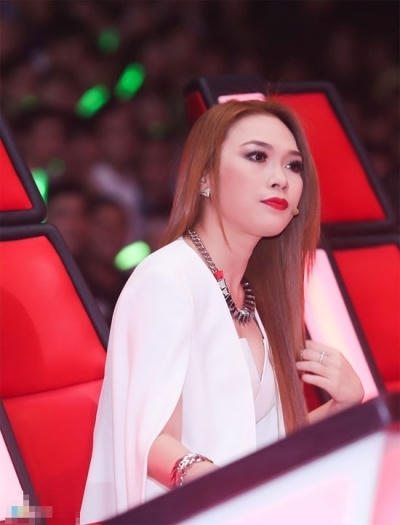 Trông cô ngày càng mặn mà quyến rũ và mang thần thái của một ngôi sao hàng đầu Việt Nam.