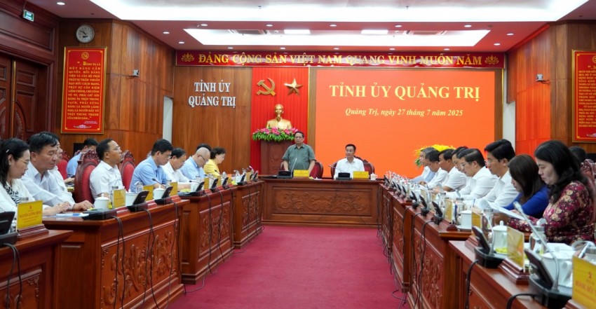 Toàn cảnh buổi làm việc.