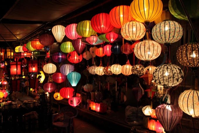 Mở đầu cho các sự kiện chào đón năm mới 2016 là chương trình khai mạc Hội đèn lồng Hội An. Ảnh: Internet