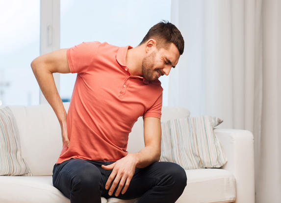 Sỏi thận, tiết niệu nếu không điều trị dứt điểm nhanh chóng sẽ gây nhiều biến chứng nguy hiểm, thận có thể bị mất chức năng không thể phục hồi.