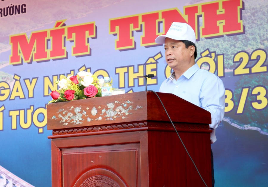 Phó Chủ tịch Thường trực UBND tỉnh Nguyễn Tuấn Thanh phát biểu tại lễ mít tinh.