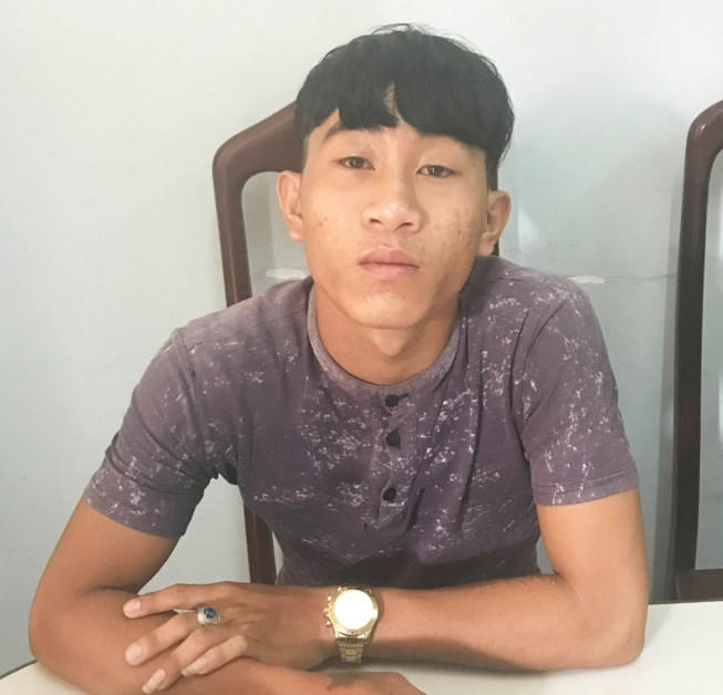 Nguyễn Văn Tín tại cơ quan công an.