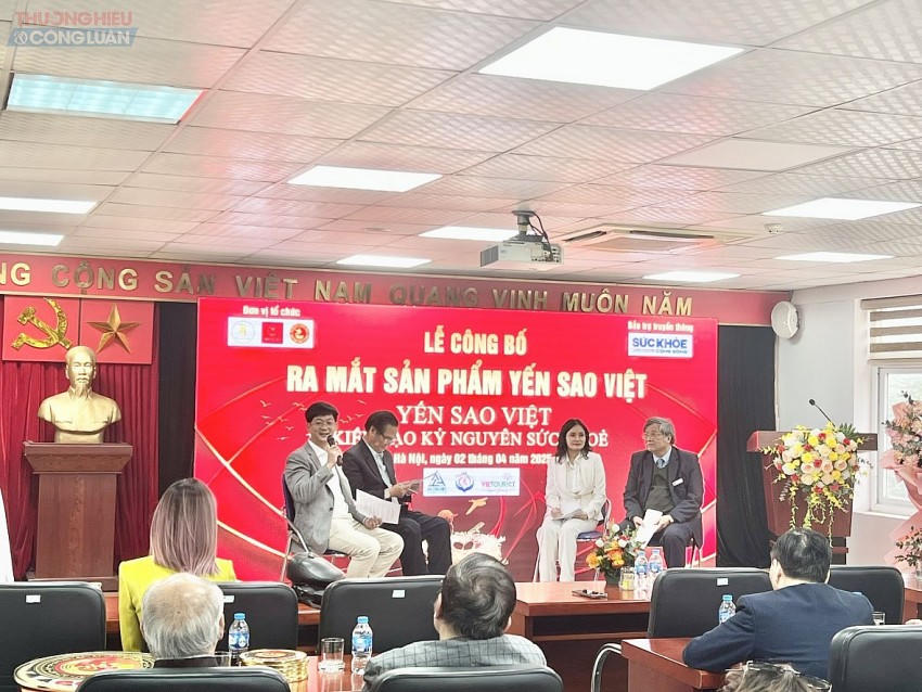 Đại diện Ban tổ chức chia sẻ, giải đáp những thắc mắc của đại lý, nhà phân phối, người tiêu dùng.