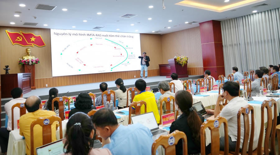 Các đại biểu thảo luận, chia sẻ kinh nghiệm tại Hội nghị triển khai.