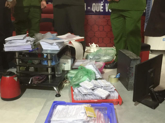 Hàng nghìn hồ sơ cho công nhân, người lao động vay lãi nặng bị lực lượng chức năng thu giữ.
