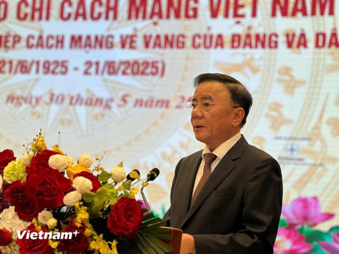 Ủy viên Bộ Chính trị, Thường trực Ban Bí thư Trung ương Đảng, ông Trần Cẩm Tú phát biểu chỉ đạo tại hội thảo chiều ngày 30/5. (Ảnh: Mai Mai/Vietnam+)