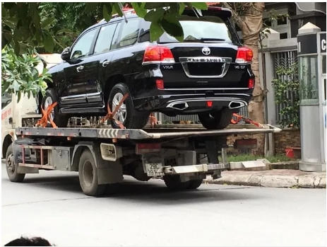 Dòng xe hạng sang Land Cruiser mà tỉnh Ninh Bình được doanh nghiệp biếu tặng (ảnh minh họa)