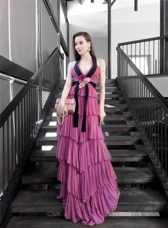 Dù ở phong cách cá tính hay điệu đà, Hồ Ngọc Hà đều tỏa sáng và thu hút.