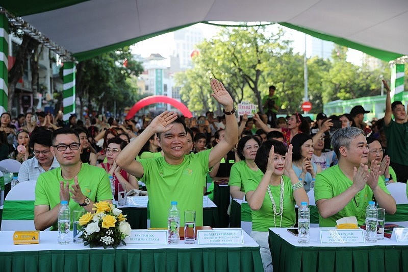 Ngày Dinh dưỡng cộng đồng Việt Nam lần 1 năm 2023 tại quảng trường Đông Kinh Nghĩa Thục (Hà Nội) đã thu hút hàng ngàn người dân và du khách tới tham dự.