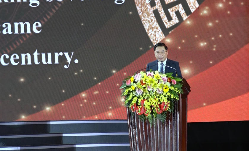 Ông Tống Quang Thìn - Phó Chủ tịch Thường trực UBND tỉnh Ninh Bình, Trưởng BTC Festival đọc diễn văn khai mạc.