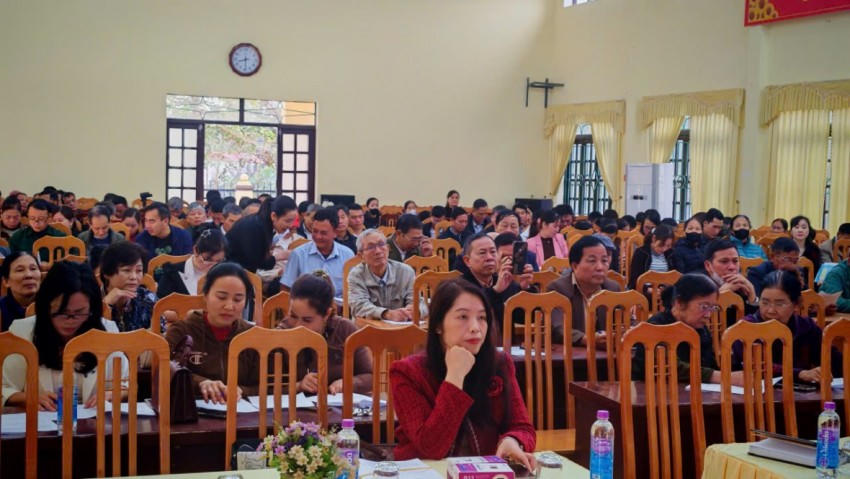 Đông đảo người dân, đại biểu, nhiệt tình tham gia Hội nghị tập huấn.