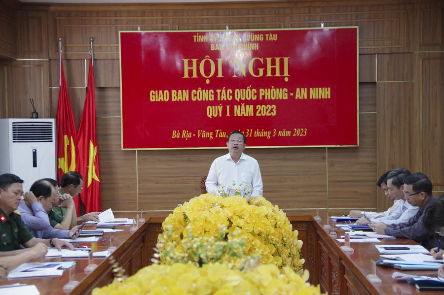 Ông Trần Ngọc Hà, Phó Trưởng ban thường trực Ban Nội chính Tỉnh ủy phát biểu tại hội nghị.