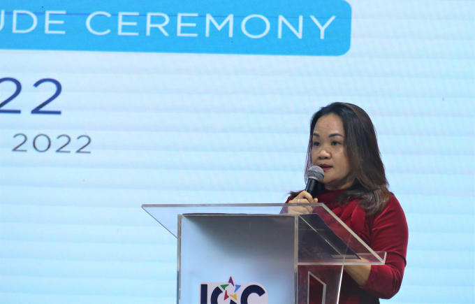 Hiệu trưởng trường THPT Lê Quý Đôn – Long Bình Tân Lý Thị Quế phát biểu tại buổi lễ.