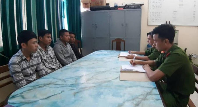 Bốn đối tượng gây rối, chống người thi hành công vụ.