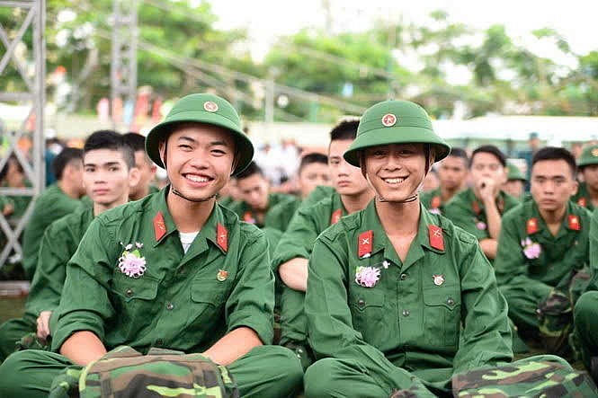 Đi nghĩa vụ quân sự về có được xét tuyển học bạ THPT vào Đại học không? (Ảnh minh họa)