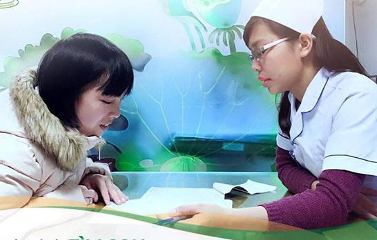 Các bác sĩ BV Phụ sản Hà Nội tư vấn cho bệnh nhân
