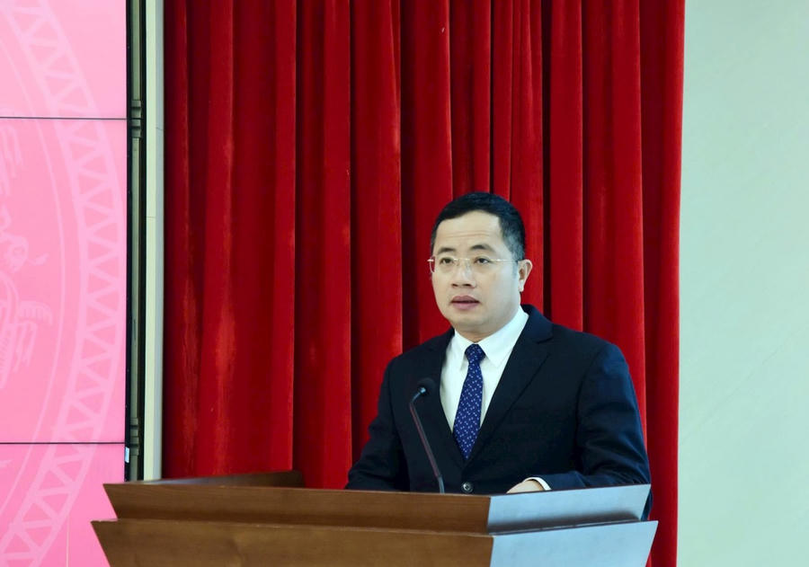 Thiếu tướng Nguyễn Thành Long, tân Chánh Văn phòng Thành ủy Hà Nội phát biểu.