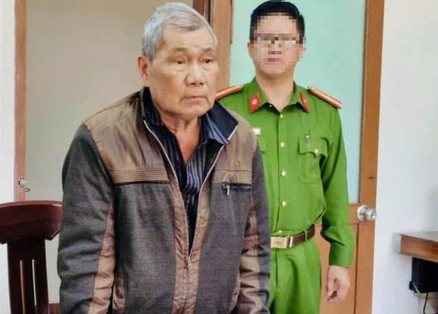 Bị can Nguyễn Bảy tại cơ quan công an. Ảnh: Công an Phú Yên