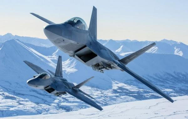 F-22 Raptor hiện là máy bay chiến đấu tối tân nhất của Mỹ (Ảnh: Lực lượng Không quân Mỹ).