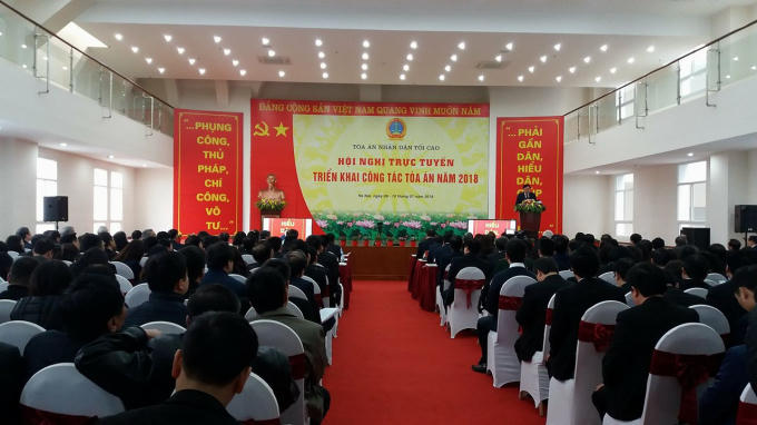 Chánh án TANDTC Nguyễn Hòa Bình phát biểu tại Hội nghị trực tuyến (Ảnh Ly Ly).