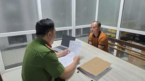 Nguyễn Hữu Hưng sau khi bị bắt.