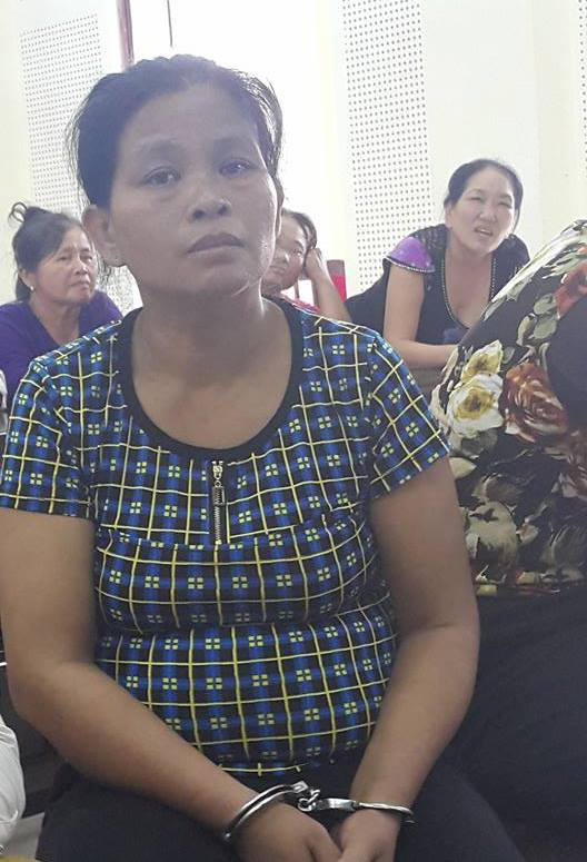 Bị chồng đánh, bà Phia phản kháng dùng chày đánh liên tiếp và vùng kín khiến ông Tình tử vong.