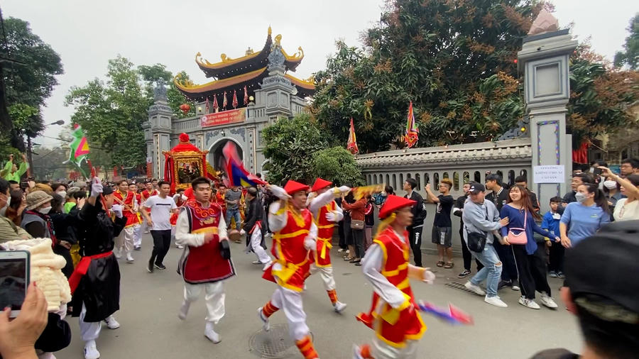 IMG_1984 (1).00_02_41_01.Still005