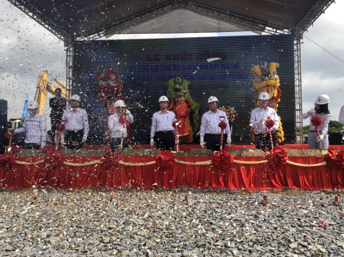 23.1- Le Khoi cong-1