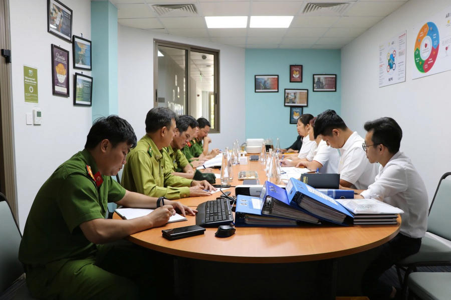 Kiểm tra công tác PCCC rừng tại khách sạn Premier Village – khu lưu trú cao cấp nằm sát rừng.