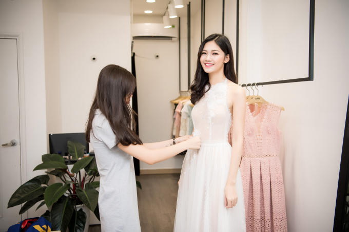 Theo đuổi mốt xuyên thấu, Á hậu Thanh Tú xinh đẹp khiến ai cũng ngẩn ngơ