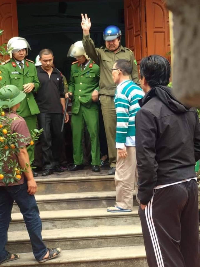 Trần Đình Thân bị công an bắt giữ tại nhà.