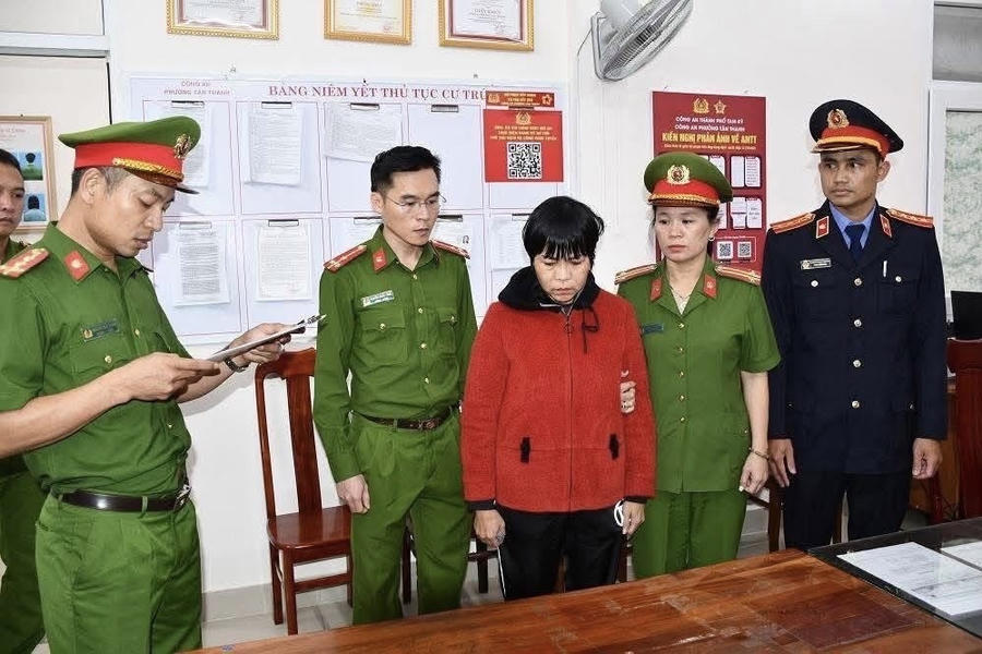 Cơ quan chức năng đọc lệnh bắt Tô Thị Ty Na