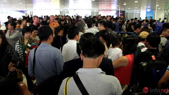 Tới khu vực kiểm tra an ninh, tuy phải xếp hàng tương đối dài nhưng hành khách cũng chỉ phải chờ tối đa khoảng 30 phút.