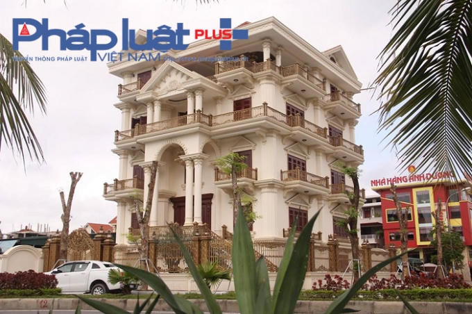 Ngôi biệt thự có giá lên đến cả trăm tỷ đồng.