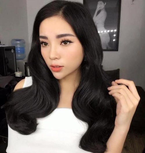Từ sau scandal hút thuốc, đây là lần đầu tiên Kỳ Duyên xuất hiện.