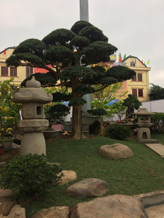 Một trong những tác phẩm cỡ lớn được trưng bày tại triển lãm.