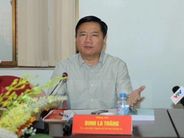 Qua hai ngày công bố số điện thoại đường dây nóng của ông Đinh La Thăng, đã có gần 2.000 cuộc gọi, tin nhắn gửi đến.