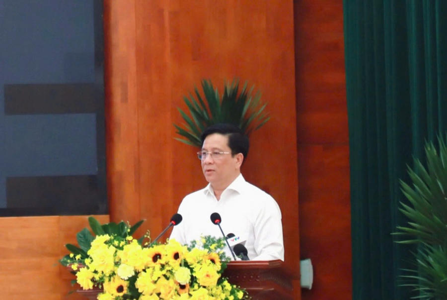 Chủ tịch UBND tỉnh An Giang Hồ Văn Mừng phát biểu tại buổi làm việc.