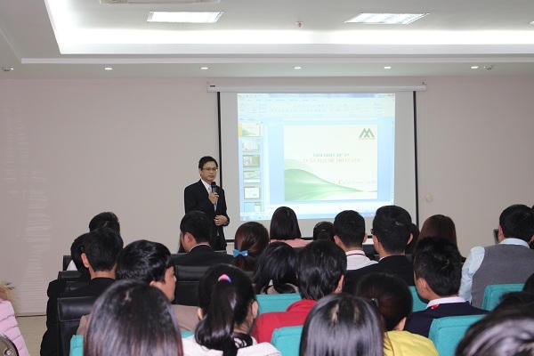 Đại diện Xu&acirc;n Mai Corp cung cấp tất cả c&aacute;c th&ocirc;ng tin từ tổng thể đến chi tiết &amp;amp;amp; giải đ&aacute;p những thắc mắc xung quanh dự &aacute;n Xu&acirc;n Mai Mễ Tr&igrave; Plaza