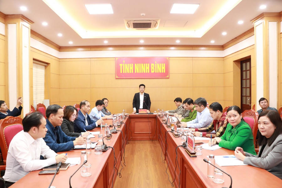 Phiên họp tại điểm cầu UBND tỉnh Ninh Bình.