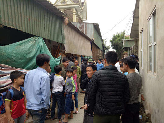 Hiện trường vụ án mạng đâm chết người hàng xóm.