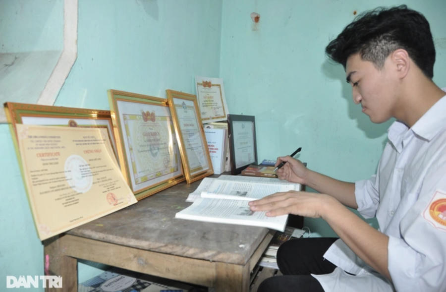 D9F5024D-F3B1-4490-86E8-912A41F9EAC3.