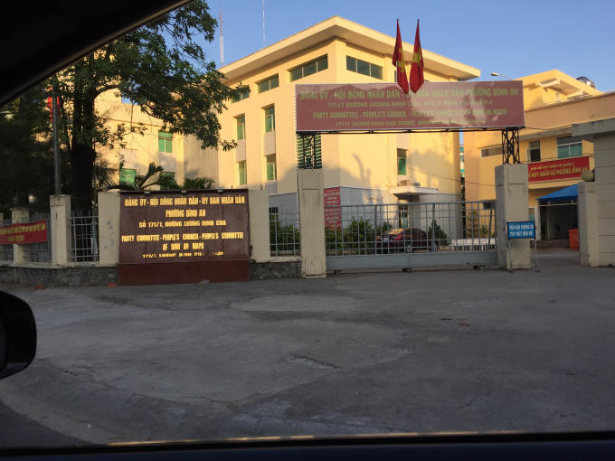 Chủ tịch UBND phường B&igrave;nh An y&ecirc;u cầu ph&oacute;ng vi&ecirc;n c&oacute; c&ocirc;ng văn (văn bản) của cơ quan mới cung cấp th&ocirc;ng tin ?