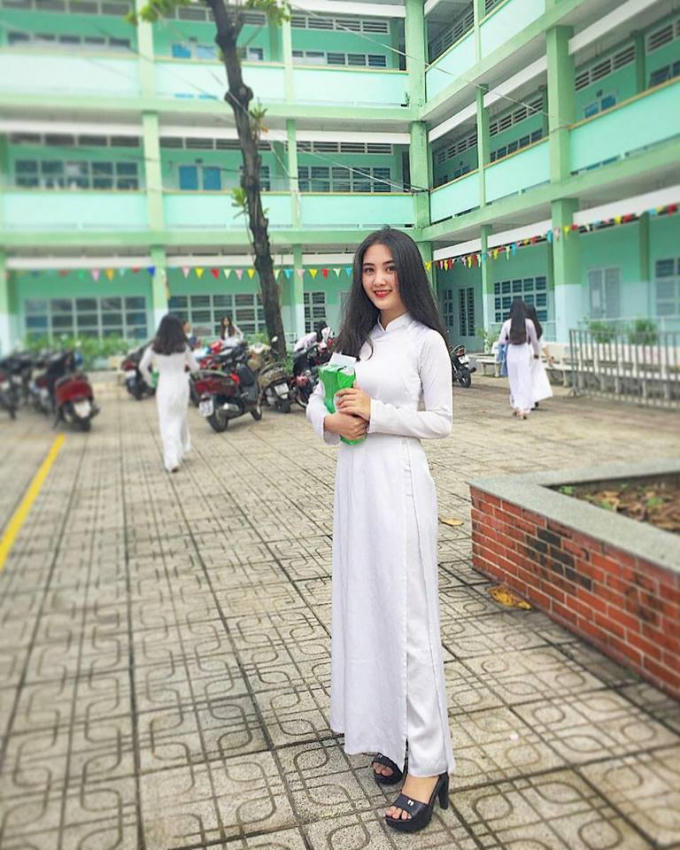 Cô sinh viên có sở thích đi du lịch để mở mang kiến thức và ghi lại những khoảnh khắc kỉ niệm của tuổi trẻ.