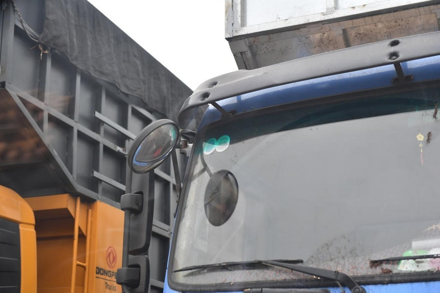 Chiếc xe này thì tem đăng kiểm hết hạn từ tháng 12/2024.