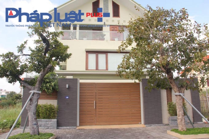 Cận cảnh những t&ograve;a l&acirc;u đ&agrave;i khủng của đại gia đất mỏ