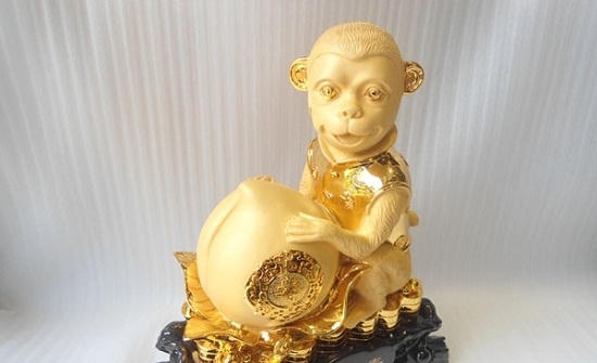 Khỉ ôm đào tiên. Ảnh: Internet.