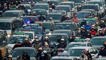 Giao thông khu vực nội thành những ngày giáp tết thường xuyên tê liệt.