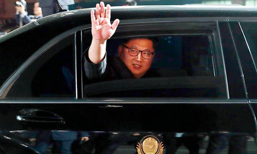 Ông Kim Jong-un di chuyển trên chiếc Mercedes S600 Pullman Guard tại hội nghị thượng đỉnh liên Triều tại biên giới hai nước hồi tháng 4/2018. Ảnh: AP.